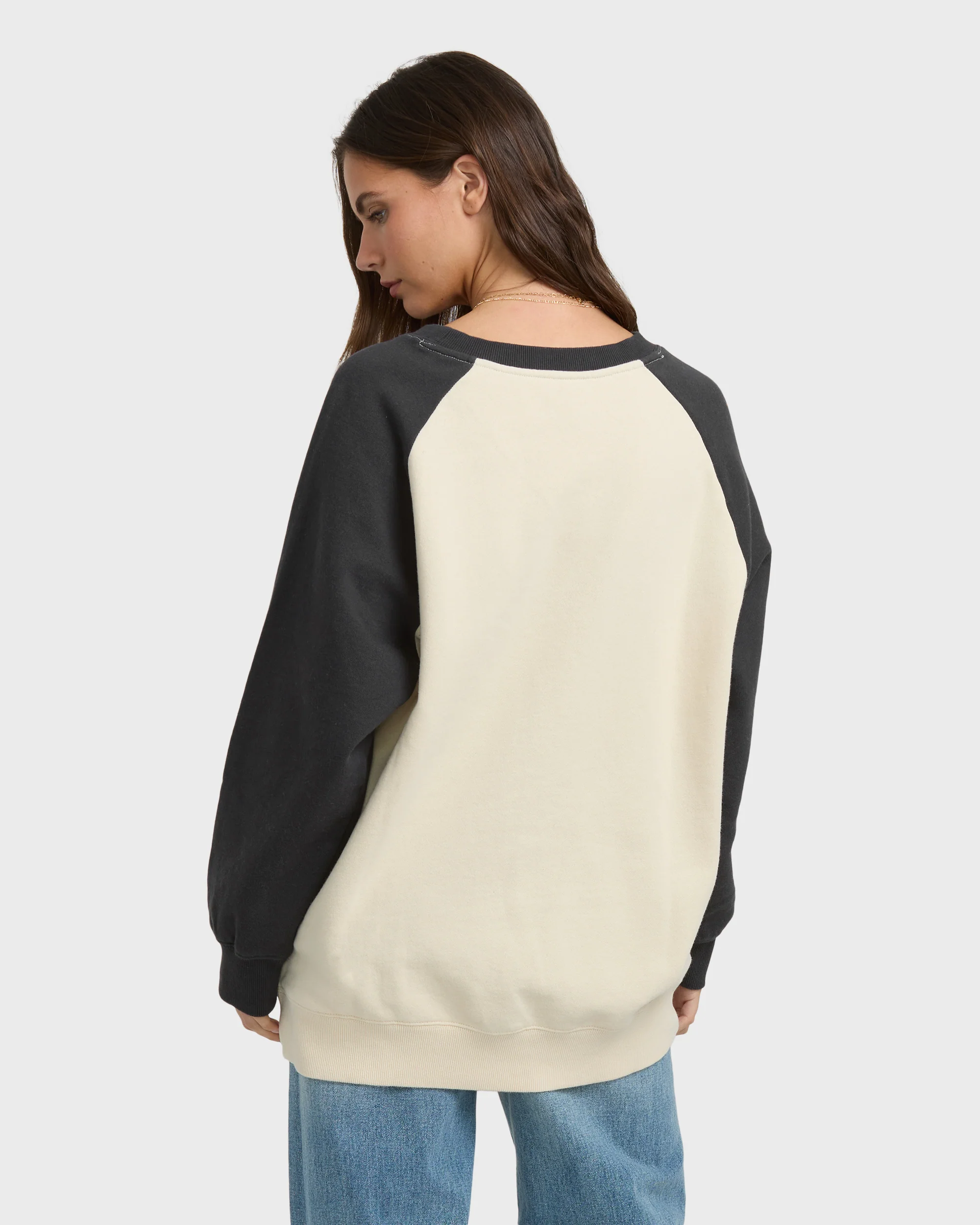 Emmers Raglan Crewneck Sweatshirt - Black Sands - Image 5