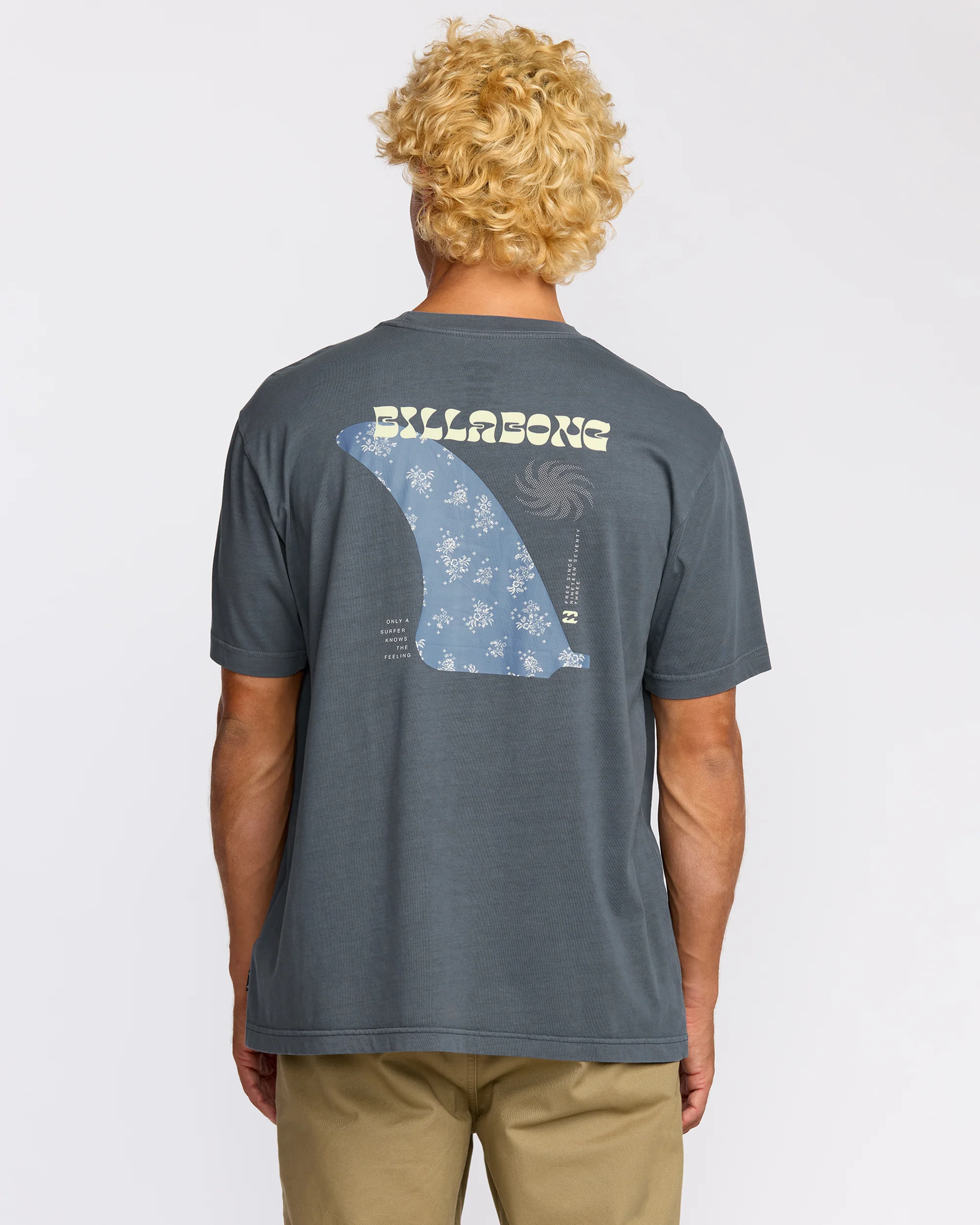 Single Fin Premium Wave Wash Short Sleeve T-Shirt - Midnight Blue - Image 2