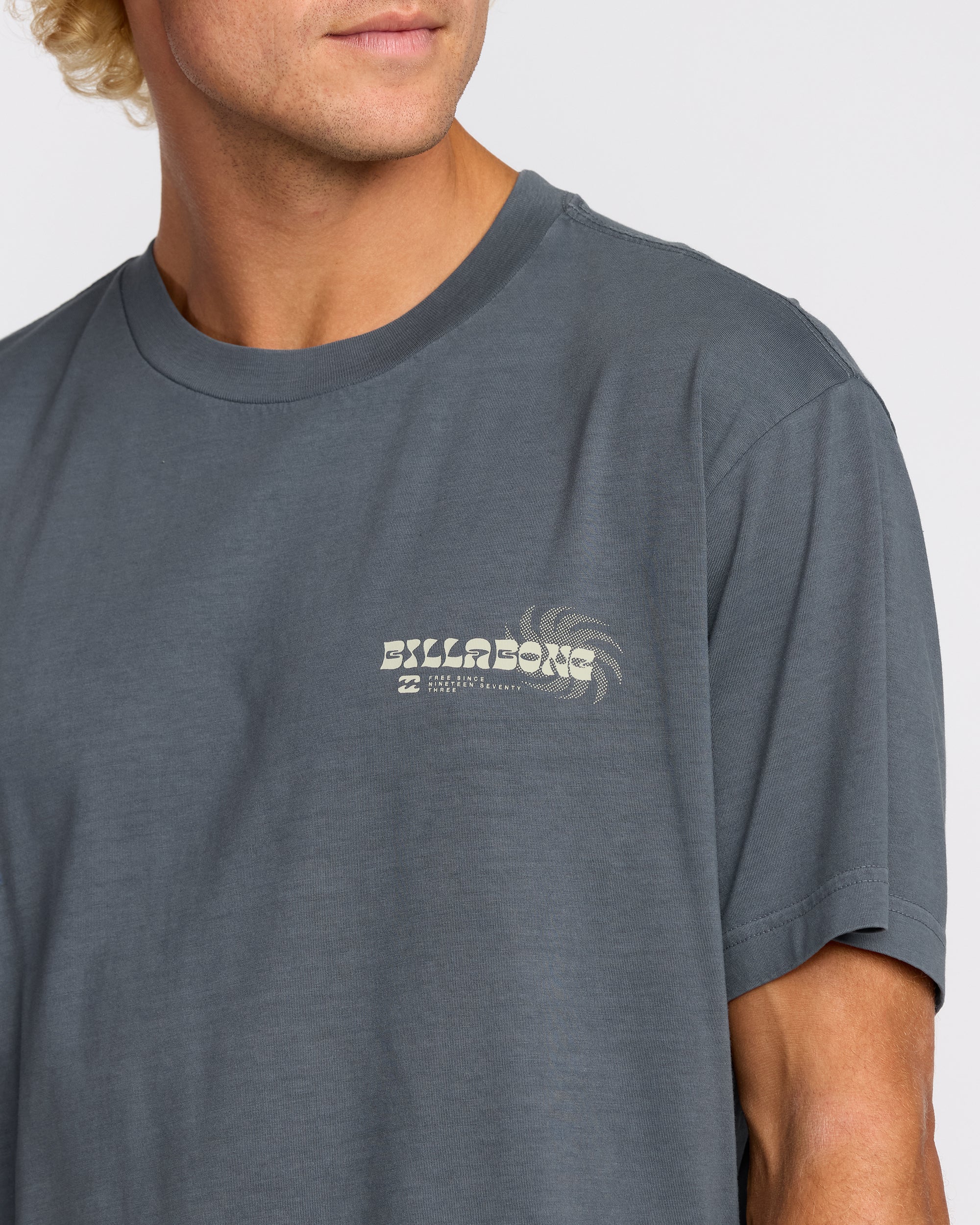 Single Fin Premium Wave Wash Short Sleeve T-Shirt - Midnight Blue - Image 5