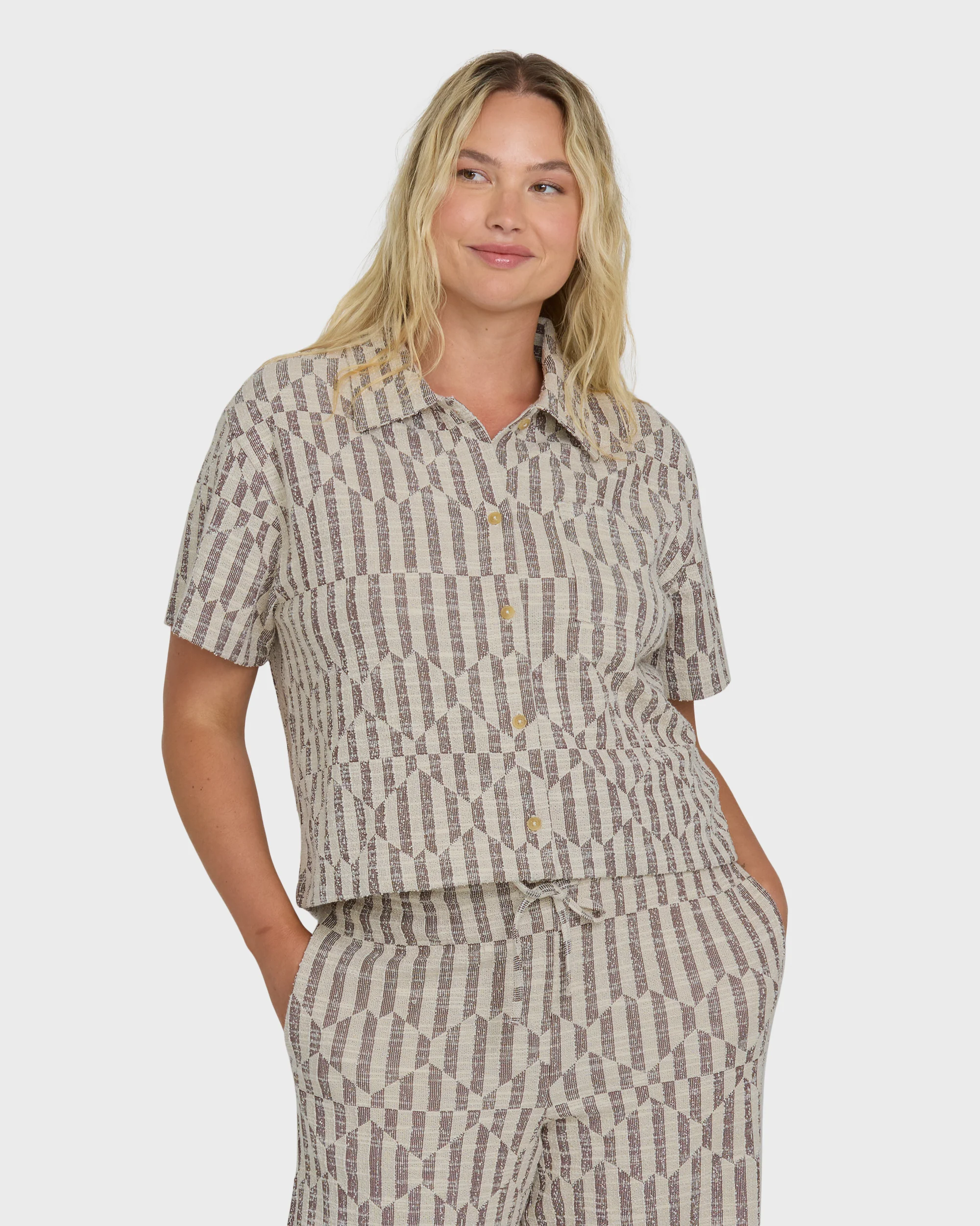Vivid Wave Short Sleeve Top - Teak - Image 7