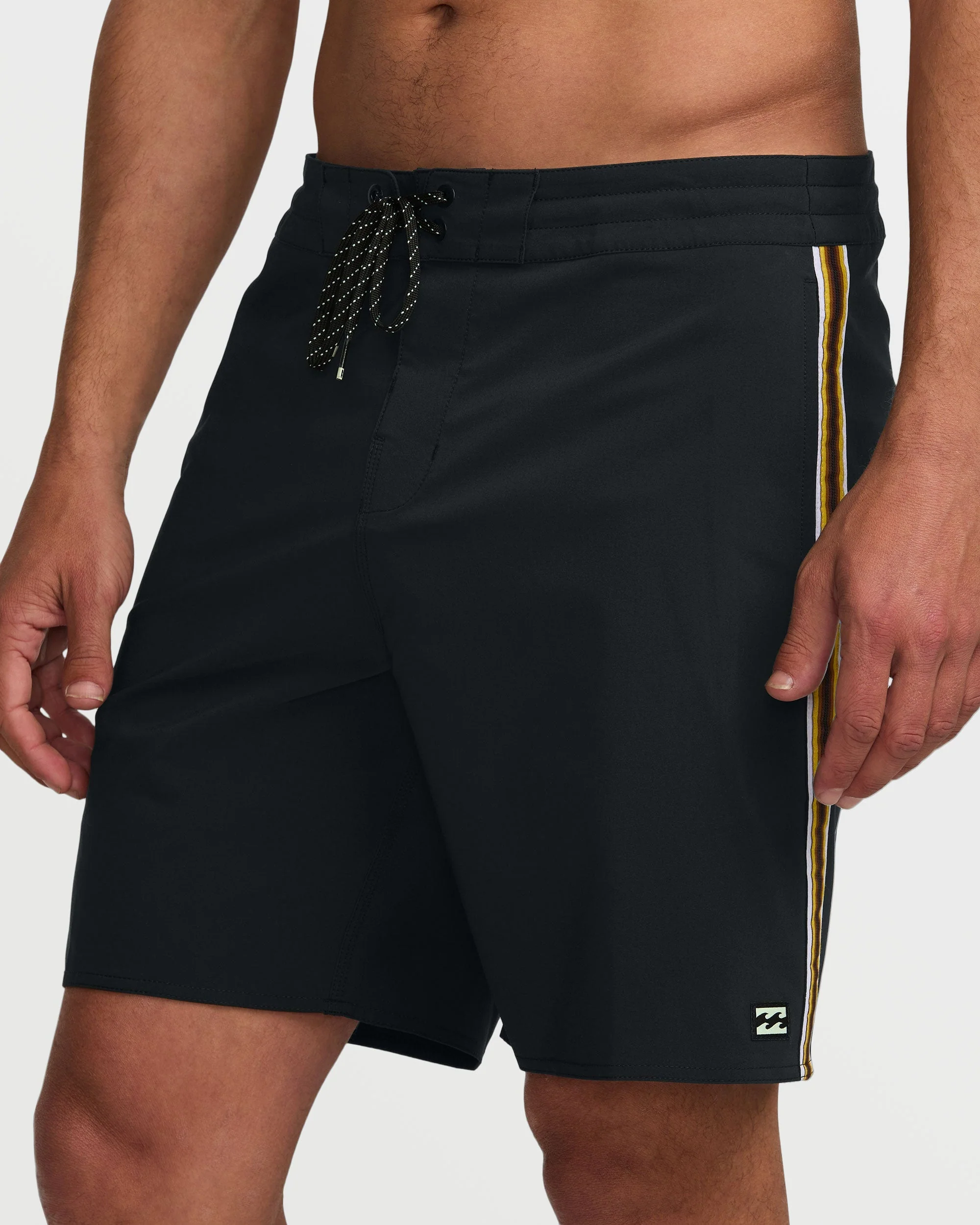 Wategos Lo Tide 19" Boardshorts - Black - Image 7